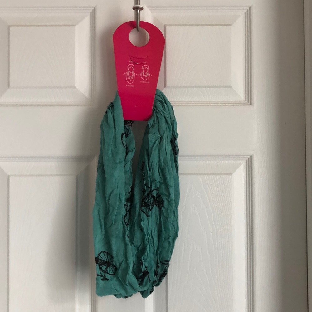 Brand new Scarf